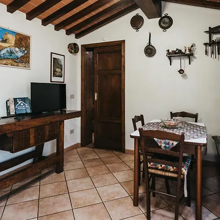 Cecil - La Casa Del Pucci